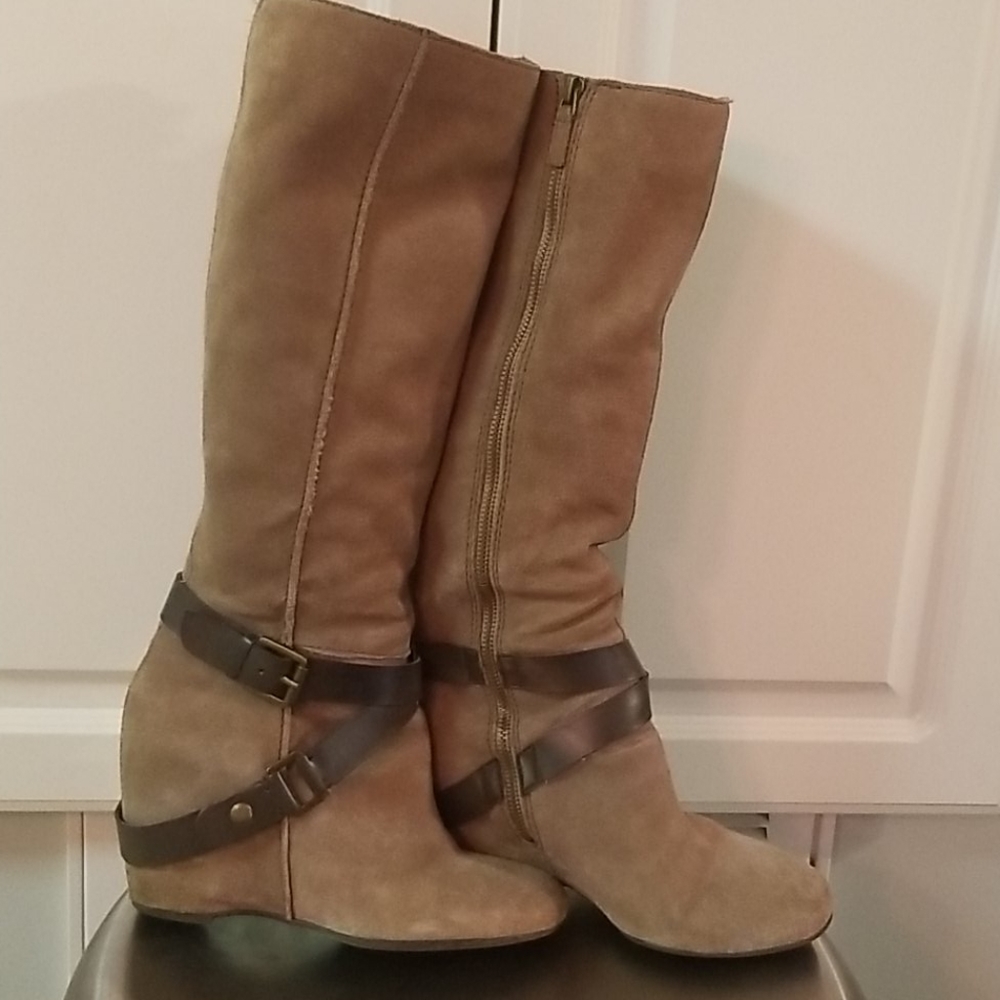 Ladies tall hidden wedge boots